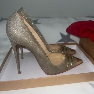 Christian Louboutin Gold Glitter and Leather front pump size 41